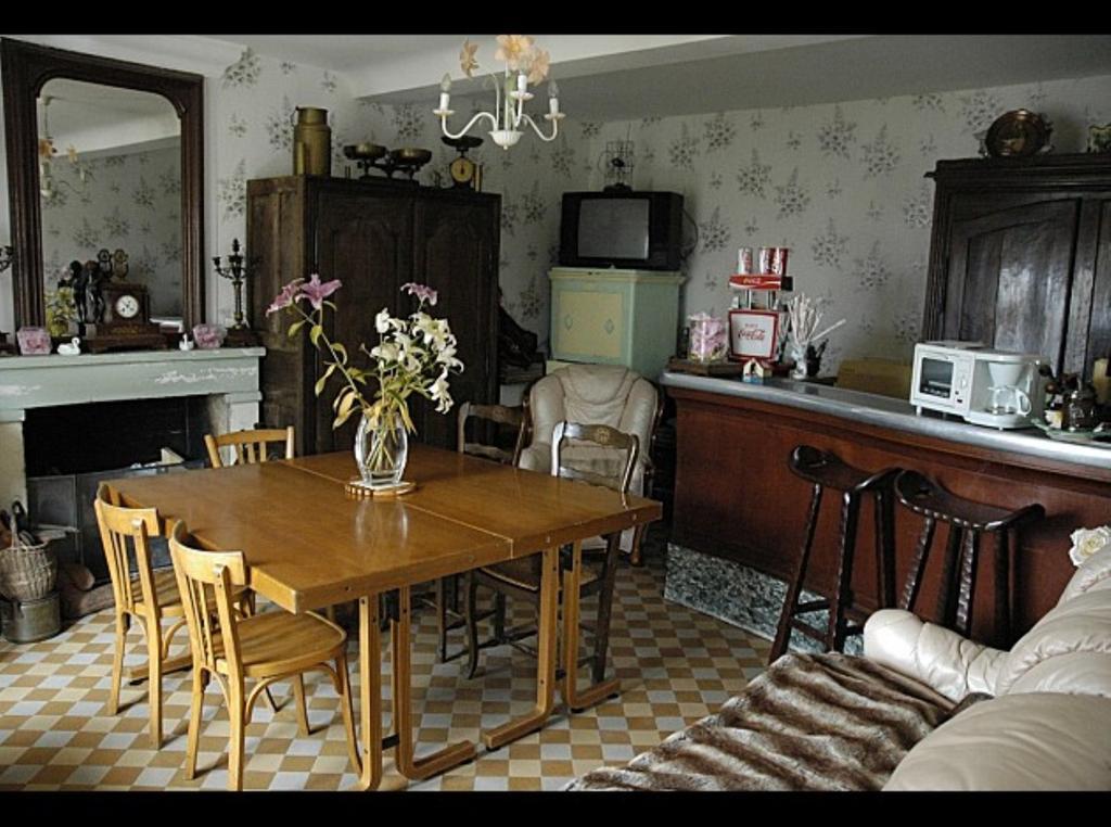 Bed and Breakfast Maryse Et Jean-Pierre Longues-sur-Mer Exterior foto