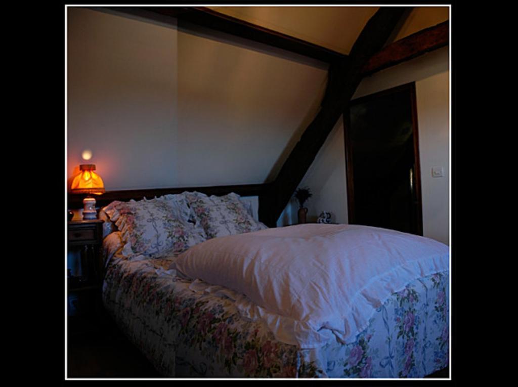 Bed and Breakfast Maryse Et Jean-Pierre Longues-sur-Mer Zimmer foto